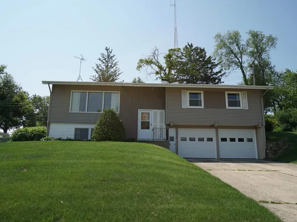 424 W Columbia Ave, Stockton, IL 61085