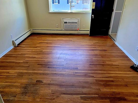 4th image of 3206 Ellwood Ave APT A