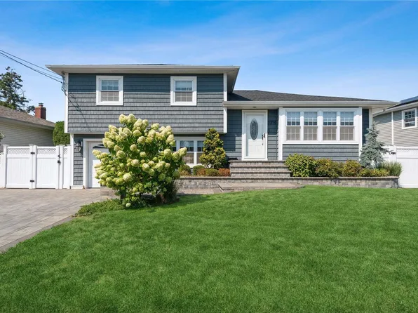 2379 Aron Drive, Seaford, NY 11783