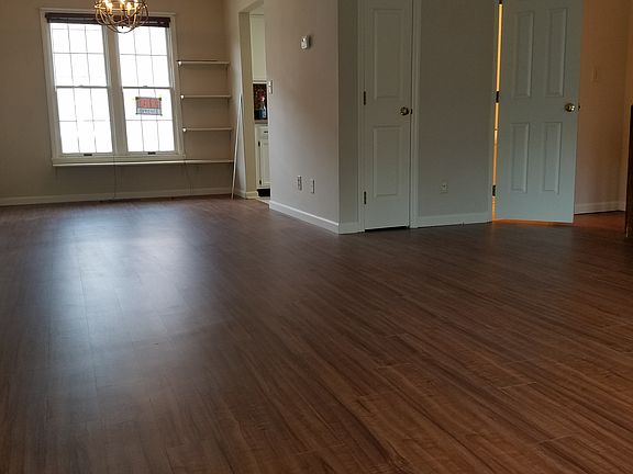 5th image of 105 Cooper Pl E