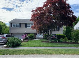 62 Greenleaf Cir, Framingham, MA 01701