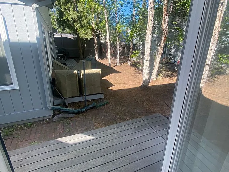 708 Perry St — Photo 15