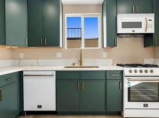 19100 Victory Blvd #2, Reseda, CA 91335