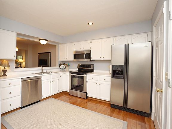 5th image of 5023 Bristol Ct