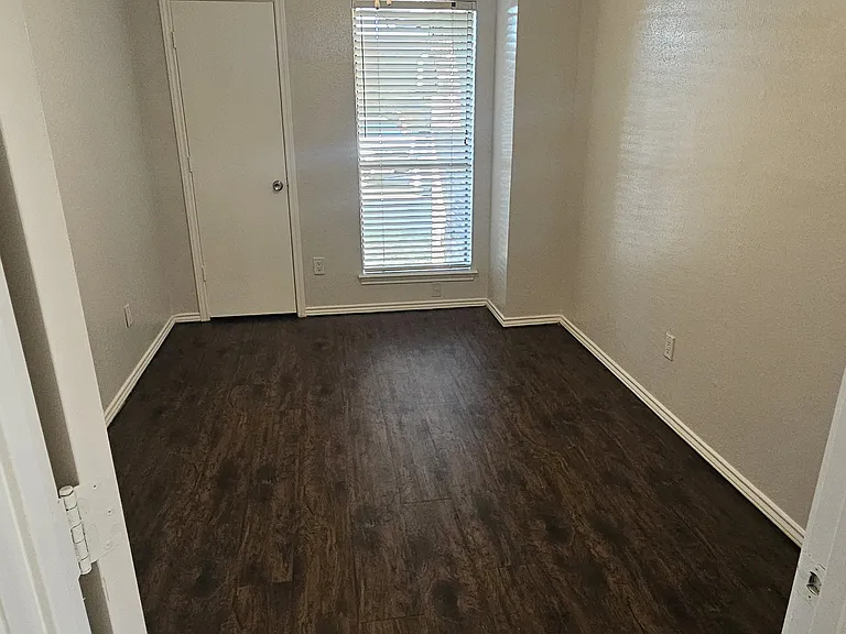 2821 Shady Grove Dr — Photo 4