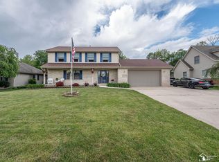 14389 Canterbury Ln, Monroe, MI 48161