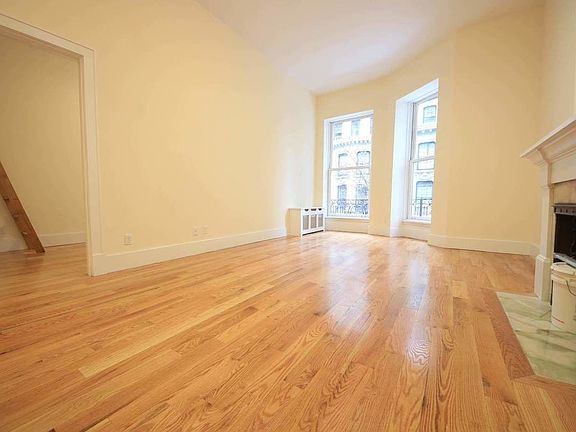 2nd image of 321 W 105th St APT 2A