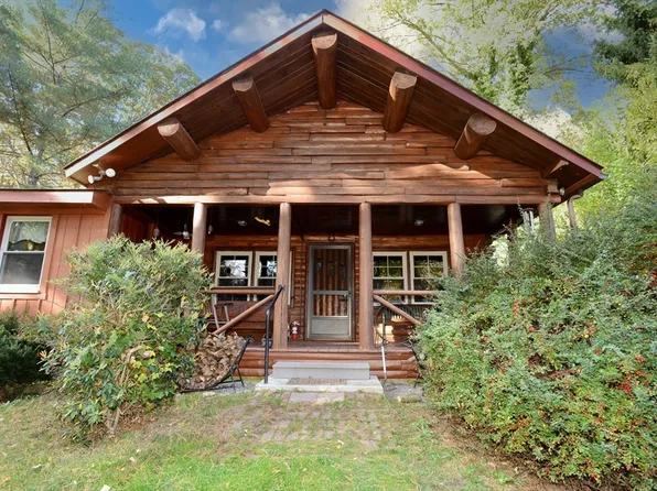 128 Danforth St, Rehoboth, MA 02769