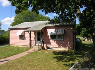16 Elizabeth Ct, Groton, CT 06340