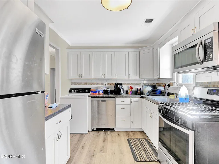 972 Woodgate Ave — Photo 10