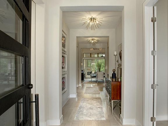 The Castella II Foyer