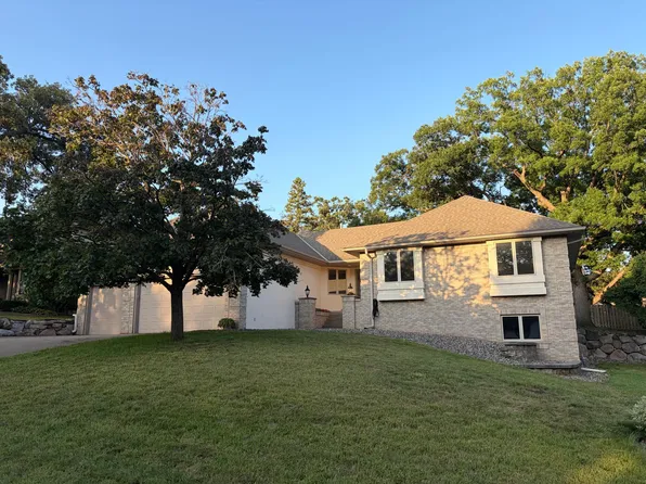 13172 Galleria Pl, Apple Valley, MN 55124