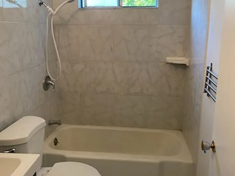 630 Maple St — Photo 36