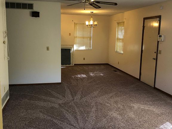 2nd image of 2065 Sunset Dr #F-26