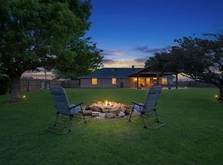 328 E Vaughn Rd, Cleburne, TX 76031