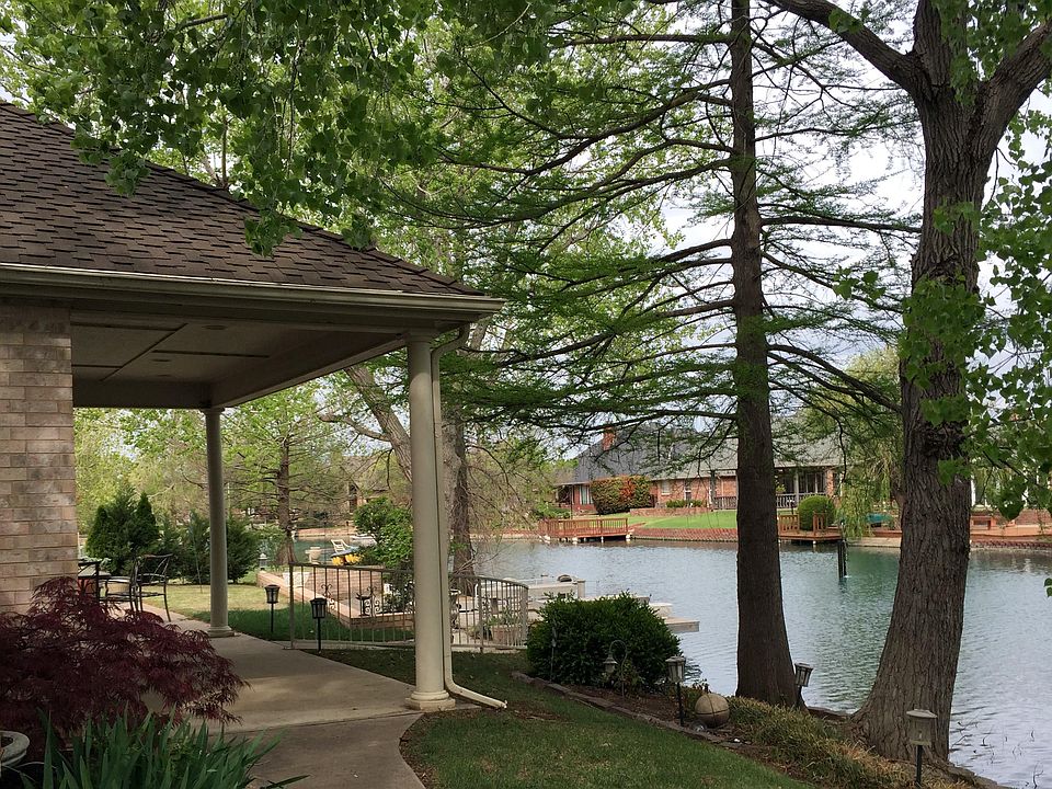 2nd image of 3628 Edgewater Dr