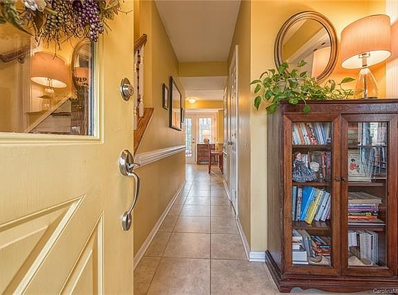 3rd image of 2604 Willowdale Ln