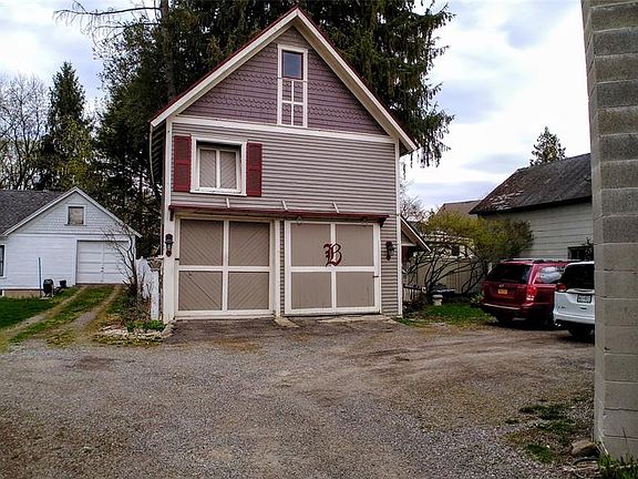 4th image of 66 Maple Ave