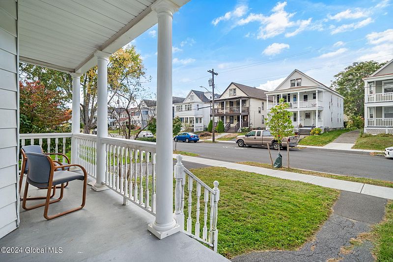 2nd image of 119 Winthrop Avenue