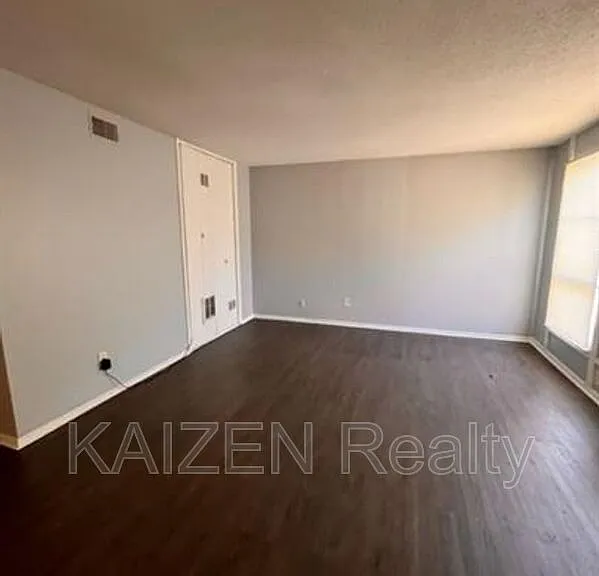 151 N Belvedere Blvd — Photo 9