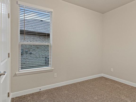 5th image of 1012 Kirkham Dr