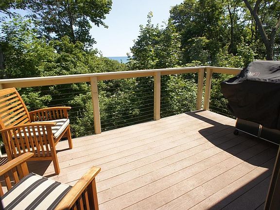 Balcony off dining rm w/view of Lake