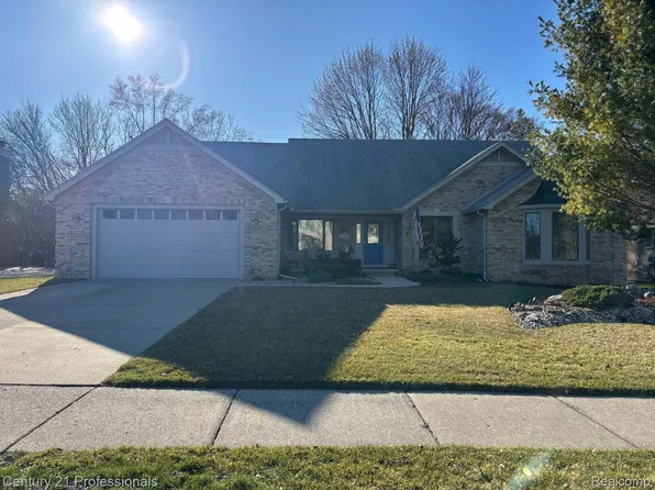 17367 Ellen Dr, Livonia, MI 48152