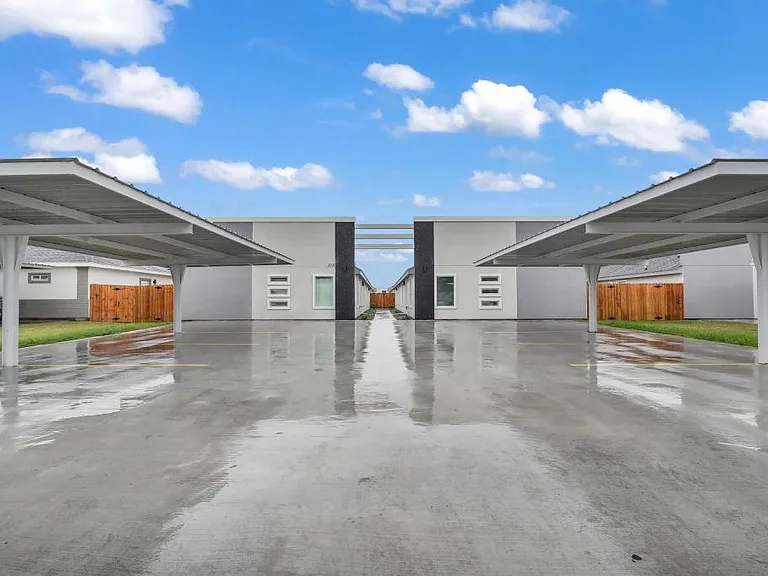 1001 W Sunset Valley St — Photo 1