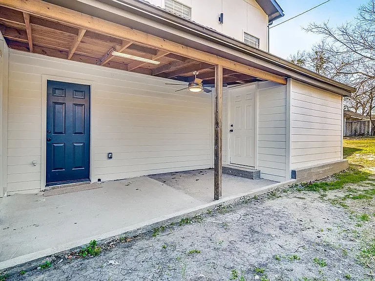 610 E Tyler St — Photo 18