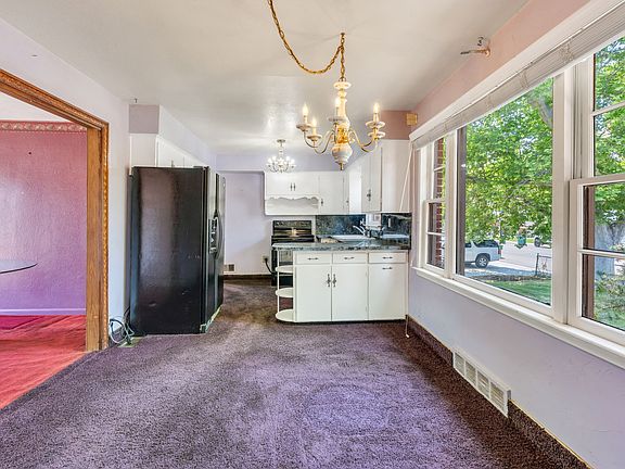 4th image of 390 N 300th St E