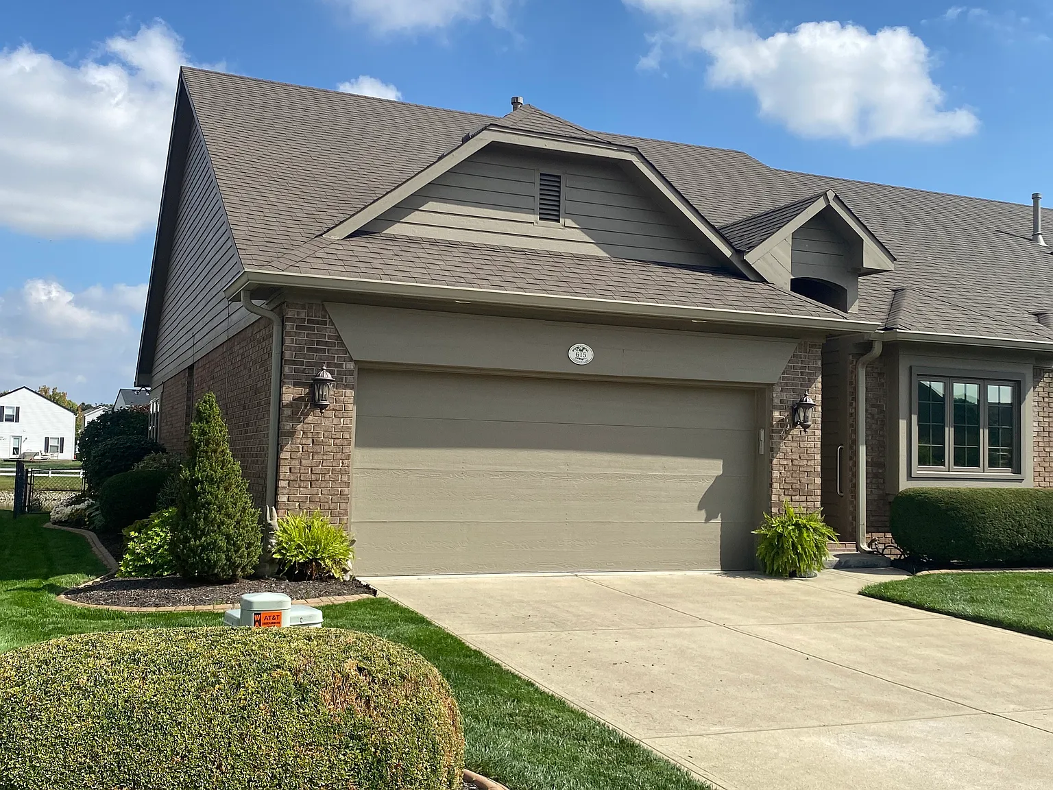 615 Cottage Ln photo 1