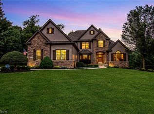 2307 Angela Vista Dr, Hinckley, OH 44233