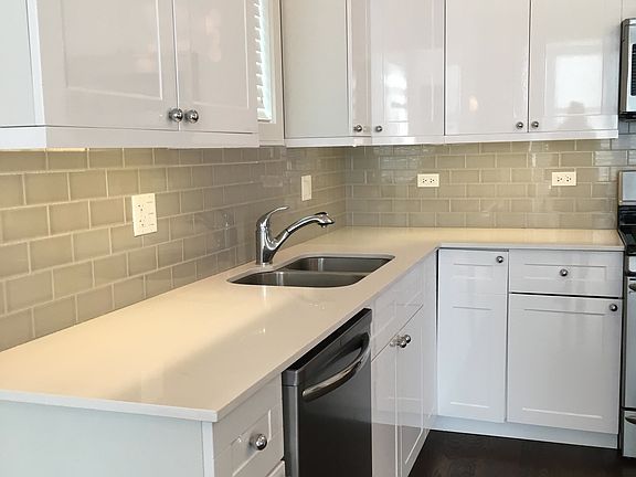 4th image of 1904 N Western Ave #3