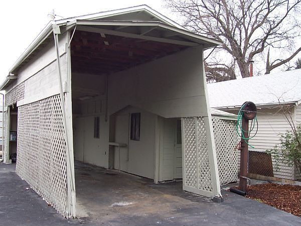 2nd image of 2354 Ferry St