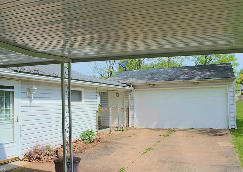 2nd image of 1849 Hillsdale Dr