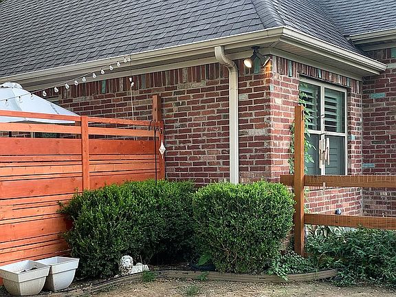 East side w/ privacy screen