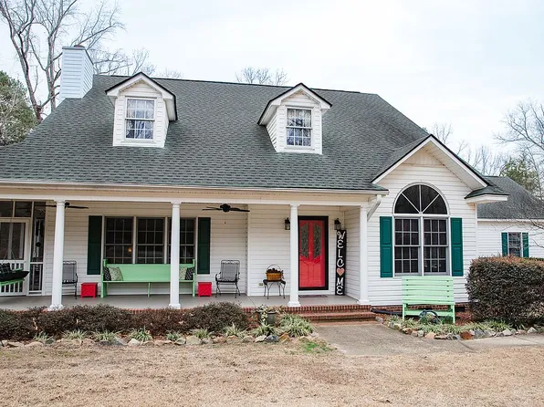 3676 Cedar Hill Dr, Fayetteville, NC 28312