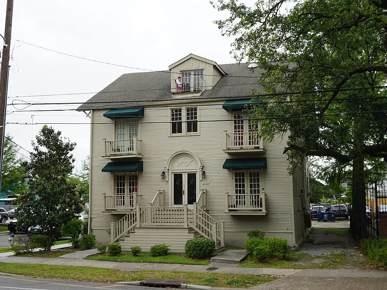 2735 Napoleon Ave — Photo 1
