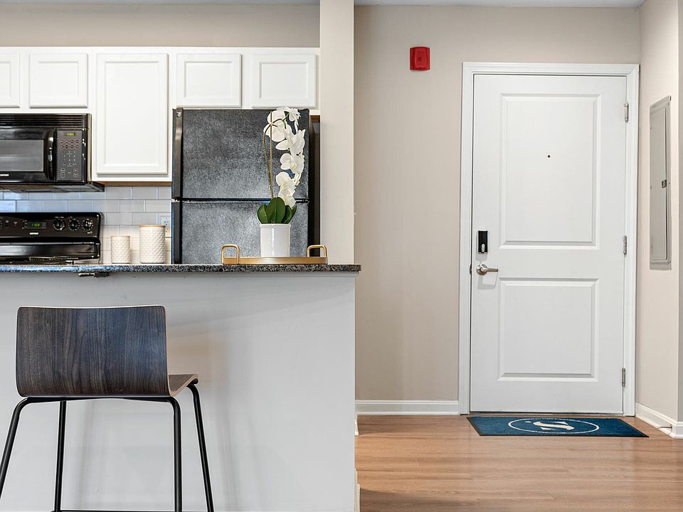 Enjoy the convenience of a fully equipped kitchen and open living space to enhance your downtown Akron lifestyle