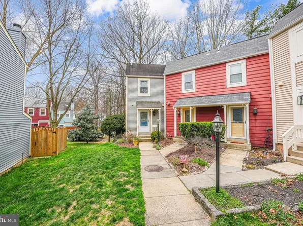 2100 Whisperwood Glen Ln, Reston, VA 20191
