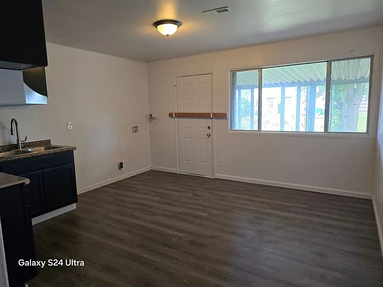 1143 Saint Rose Ln — Photo 5