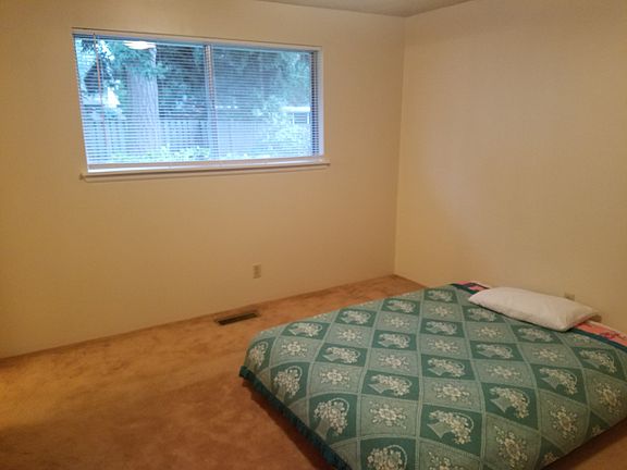5th image of 2620 25th St SE