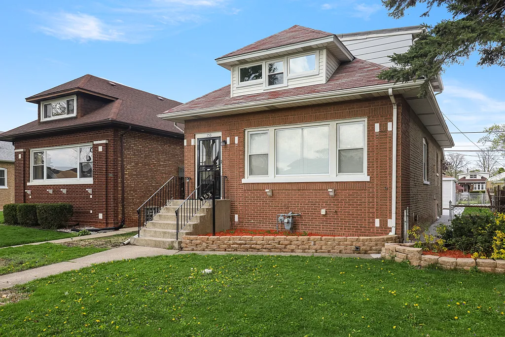 153 Bellwood Ave photo 1