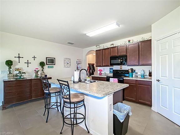 5th image of 1157 SW 45th St