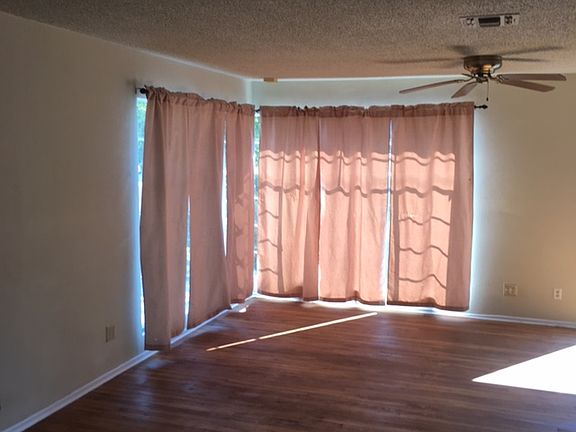 4th image of 1552 W Middlefield Ave