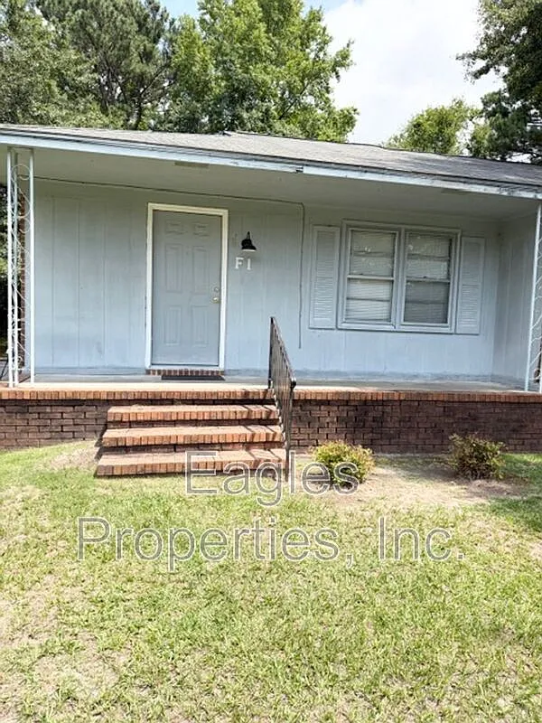 1 bed, 1.0 bath, $800 — Photo 1