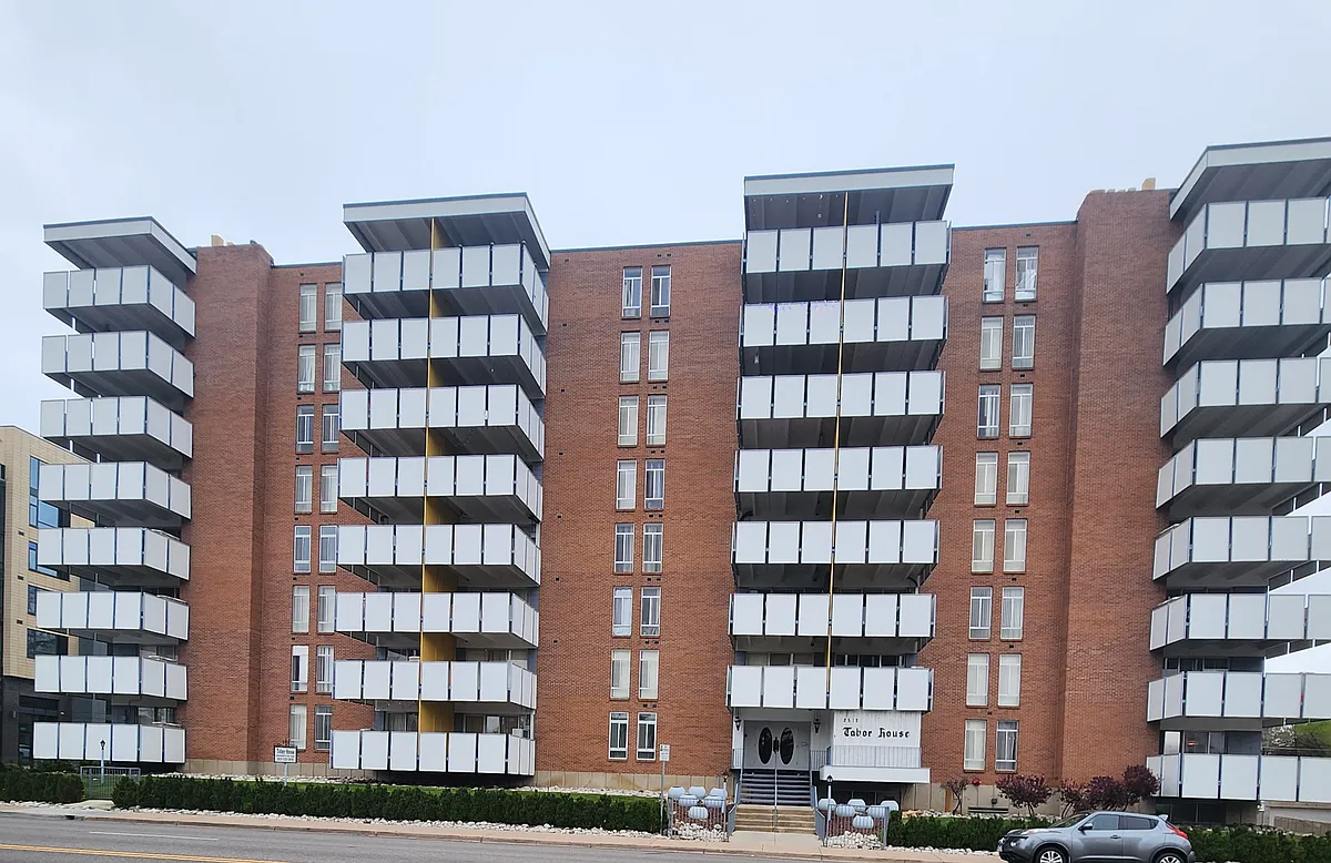 Building Photo - Tabor House