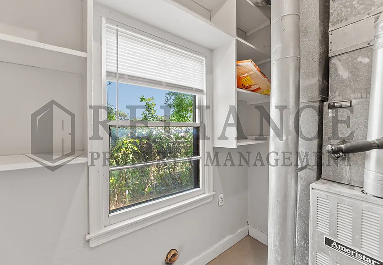 2237 N Erie Ave — Photo 27