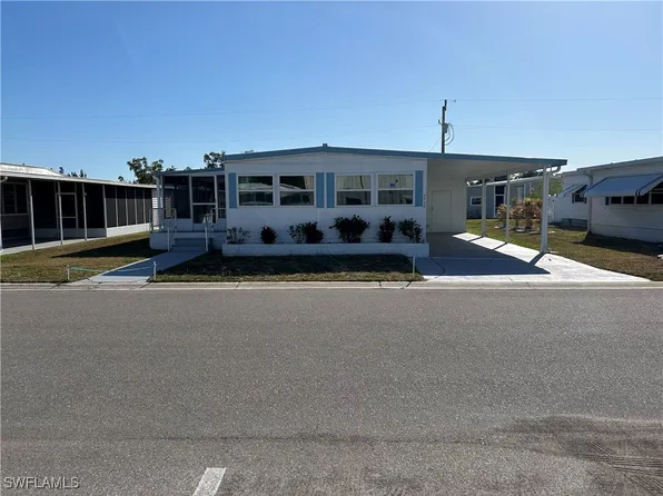 2755 Deerfield Dr #S, North Fort Myers, FL 33917