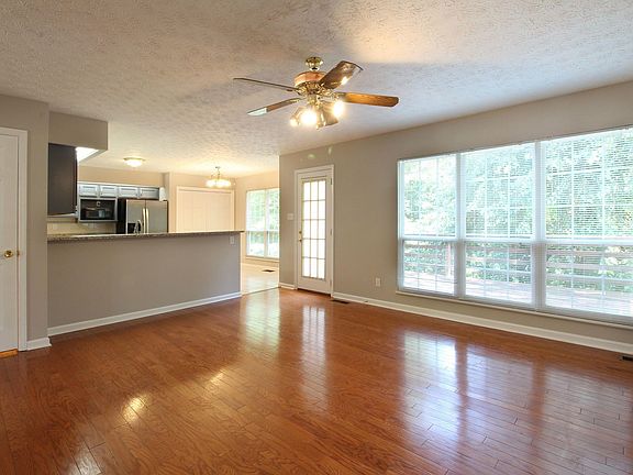 5th image of 8800 Brucewood Ln